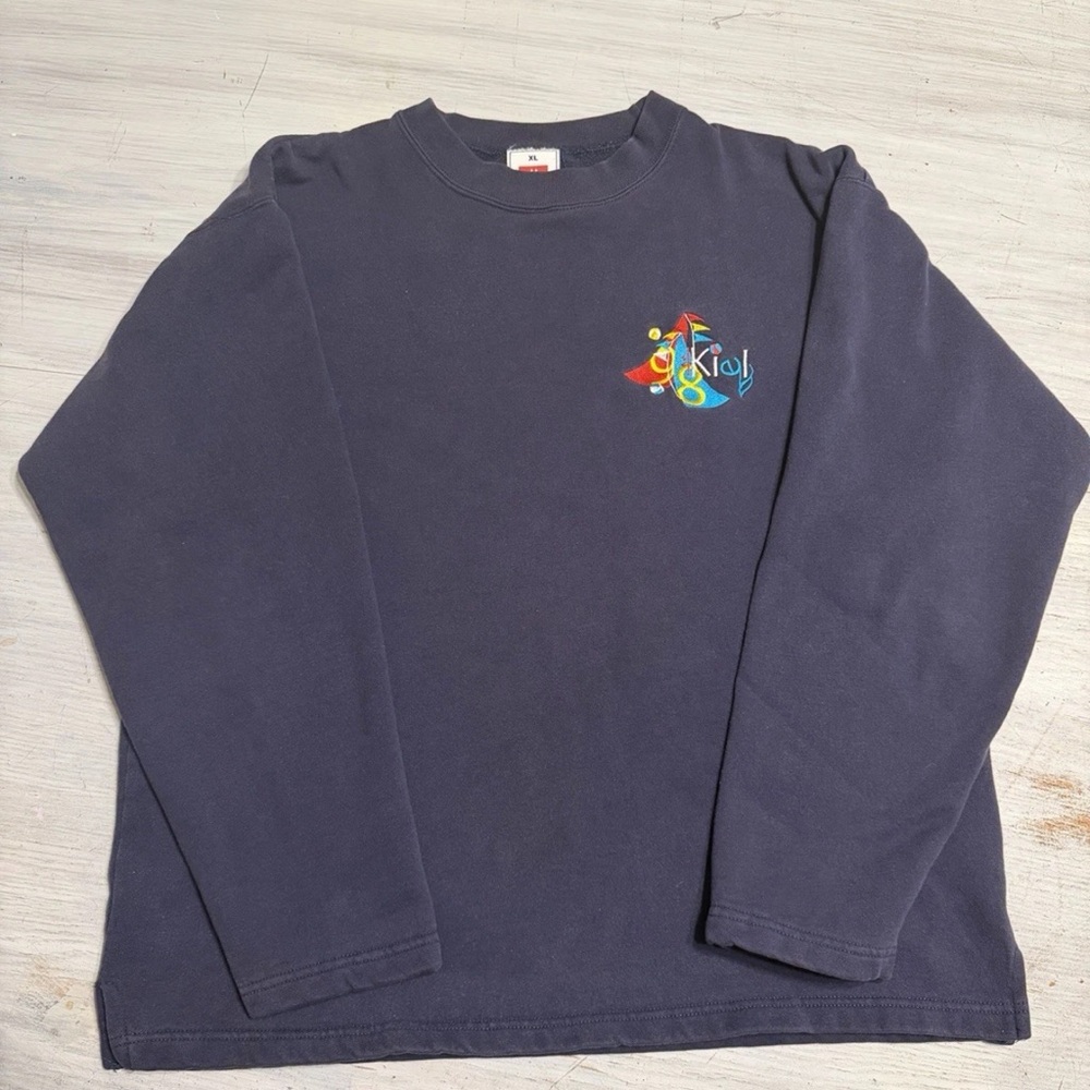 Vintage 1990s  Hanes Sweatshirt Men's XL Small Logo